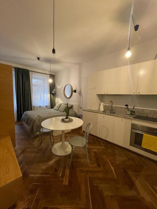 Cute Apartment Perfect For Business And Travel. 华沙 外观 照片